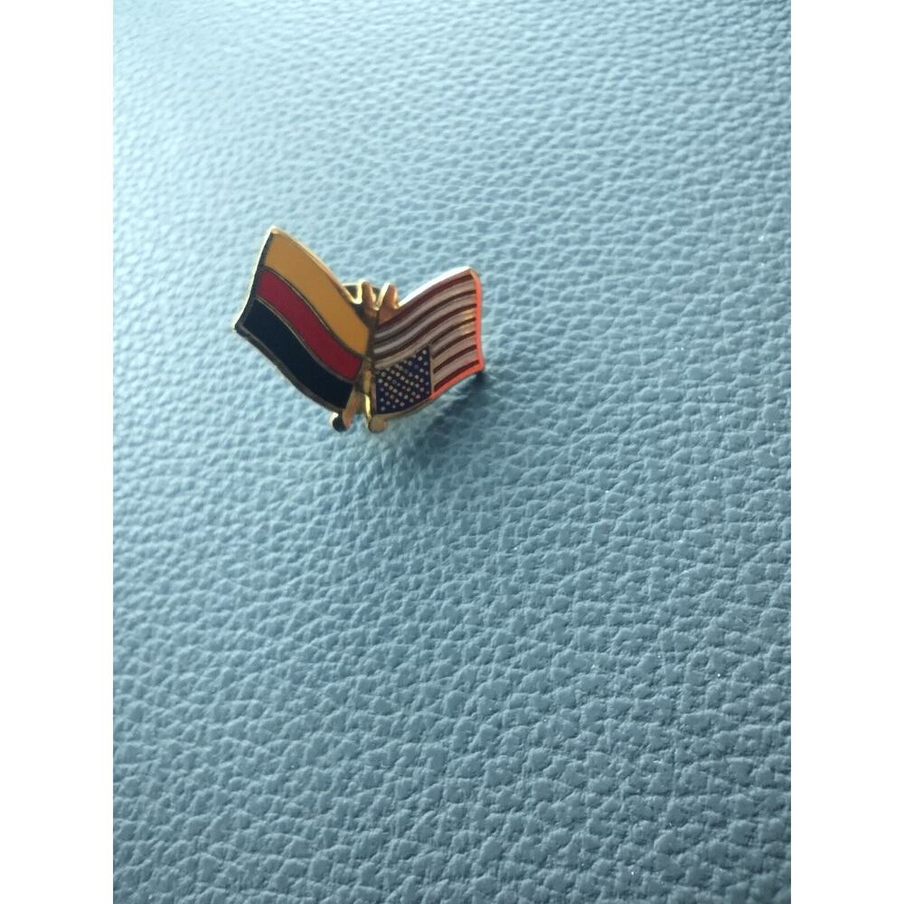 American Flag and German Flag Germany Gold Tone Vintage Lapel Pin